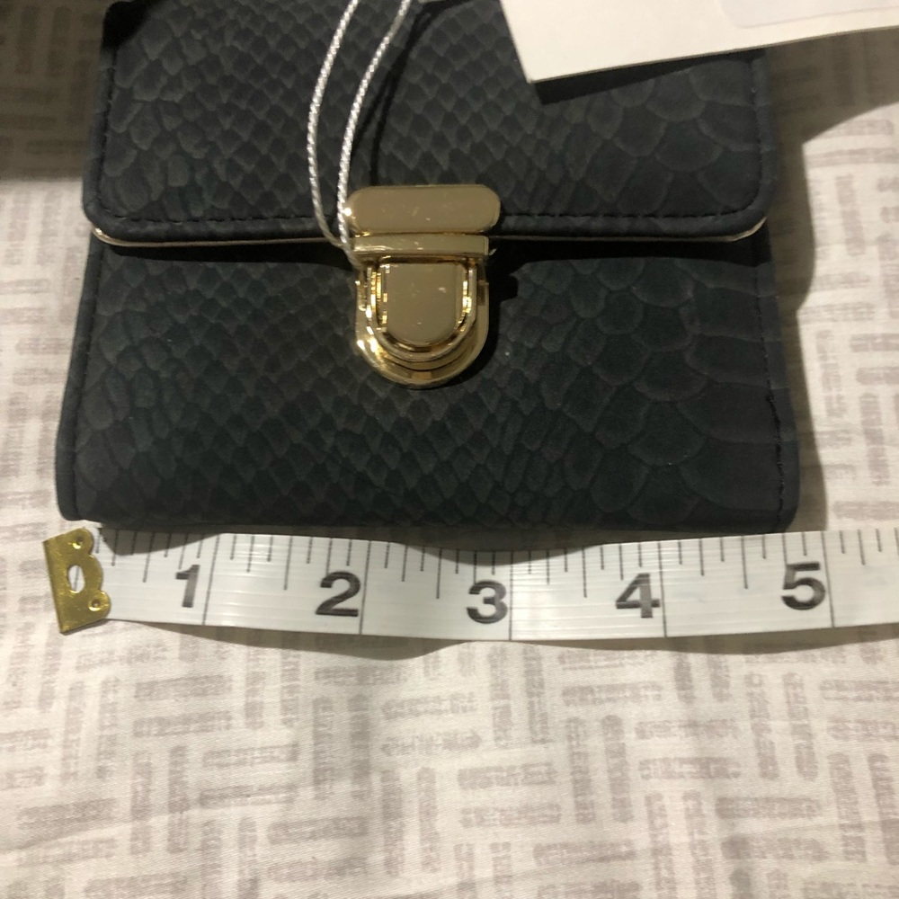 🌟NWT🌟Faux Snake Print Lock Wallet - Picture 6 of 8